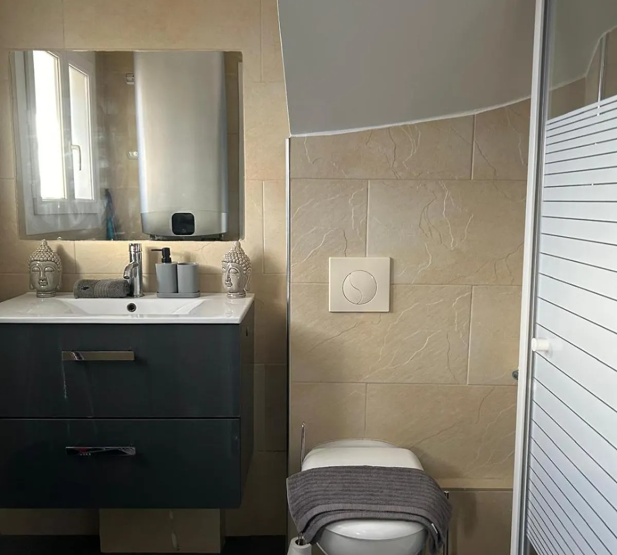 Studio Face A La Mer Villeneuve Loubet アパート